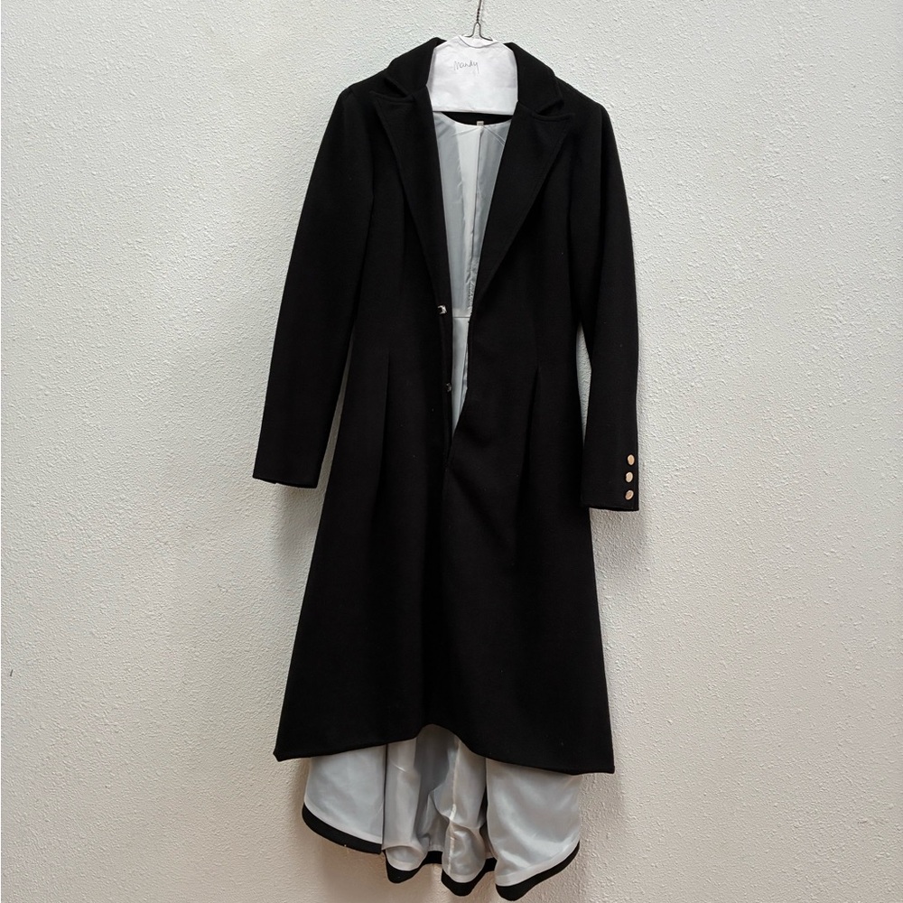 Black Trench Coat with Notched Lapel and Fitted Silhouette